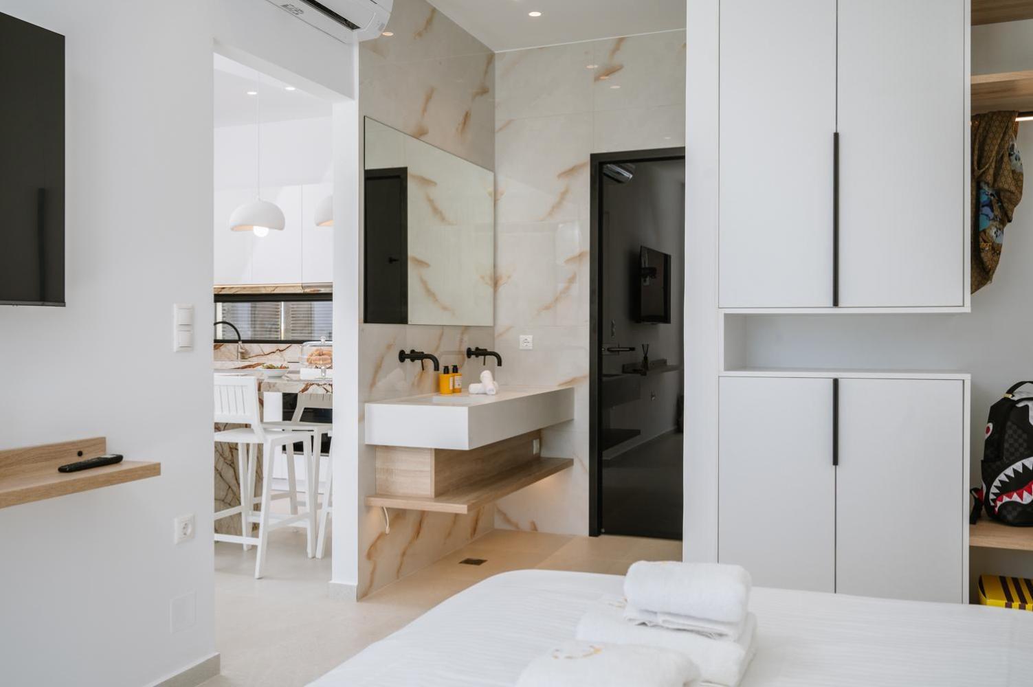 Sardines Luxury Suites Hersonissos  Exterior photo